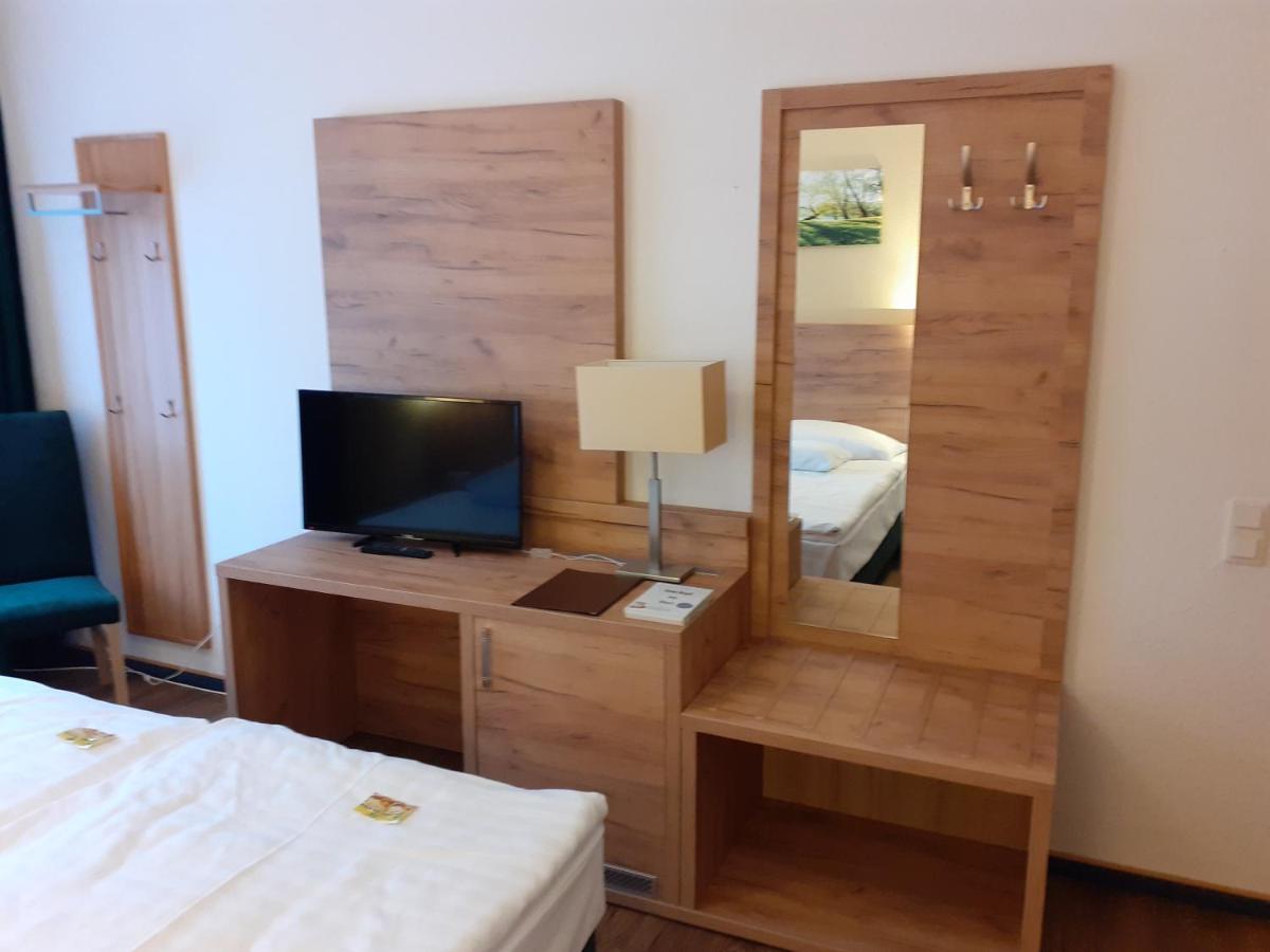 Land-Gut-Hotel Zum Alten Forsthaus - Aufladestation Fuer Elektroautos Hurtgenwald Экстерьер фото