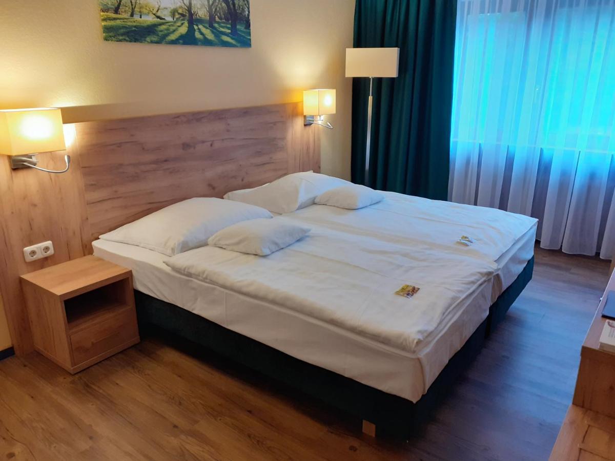 Land-Gut-Hotel Zum Alten Forsthaus - Aufladestation Fuer Elektroautos Hurtgenwald Экстерьер фото