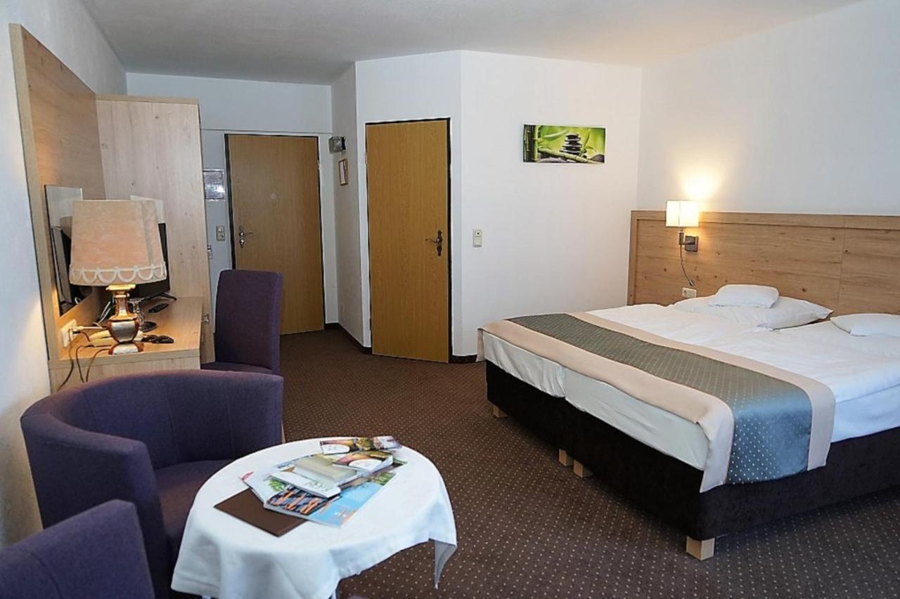 Land-Gut-Hotel Zum Alten Forsthaus - Aufladestation Fuer Elektroautos Hurtgenwald Экстерьер фото